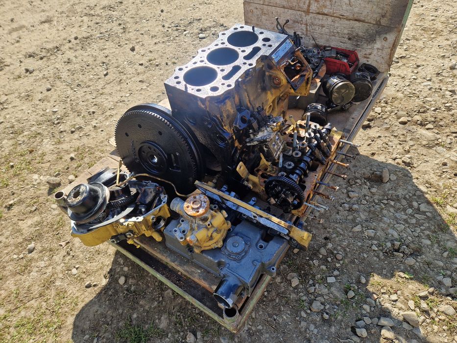 Motor CAT  model C 1.5 pentru piese