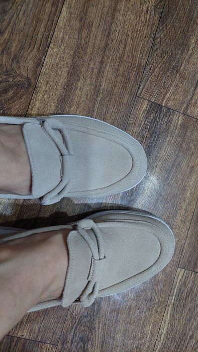 Лоферы новые бежевые