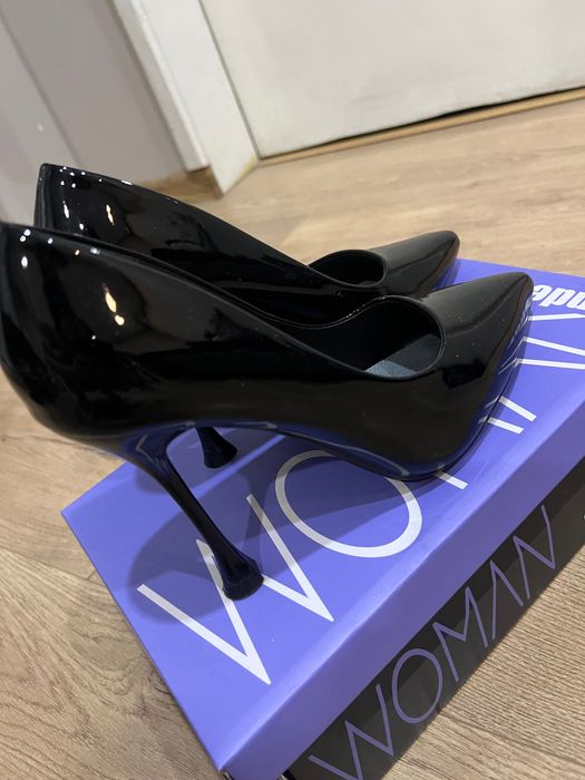 Дамски черни обувки на ток