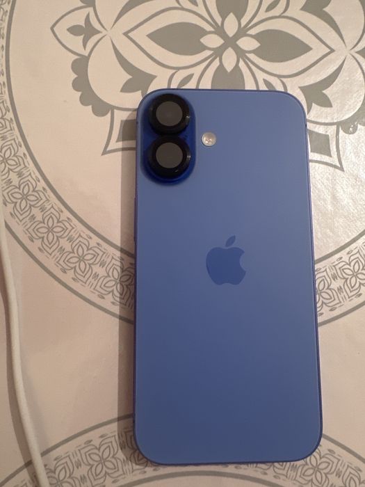 Продам Айфон 16 128гб