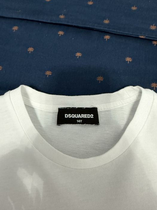 Vand tricouri Dsquared in stare excelenta