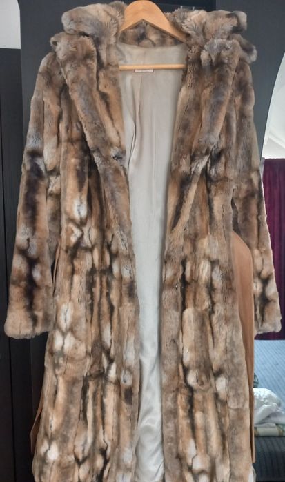 Vând hainã de blană  artificială