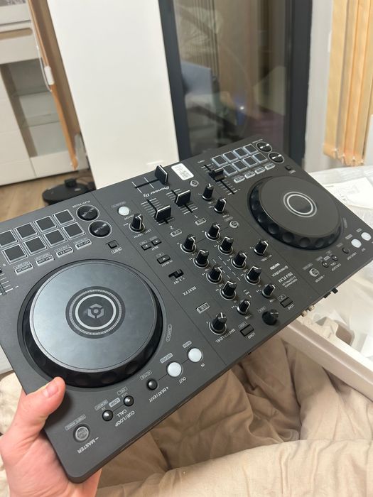 DJ контролер Pioneer DJ DDJ-FLX4