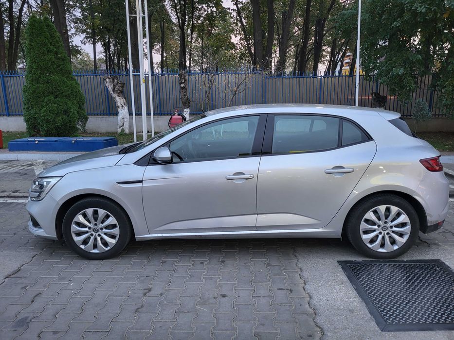 Vând Renault Megan lV hatchback