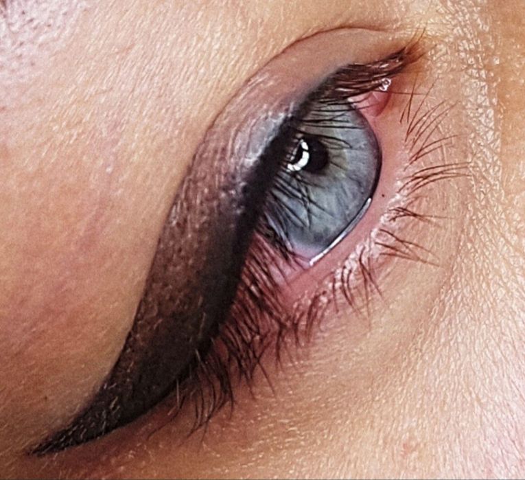 Мастер маникюра и педикюра, а так же услуги по шлаку.