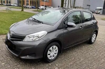 Toyota Yaris 1.0 НА ЧАСТИ