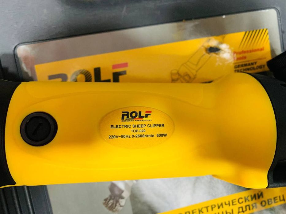 Tibbiy korikdan otayotgan yigit (rus pornosi)