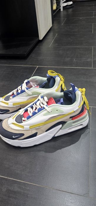 Маратонки nike !