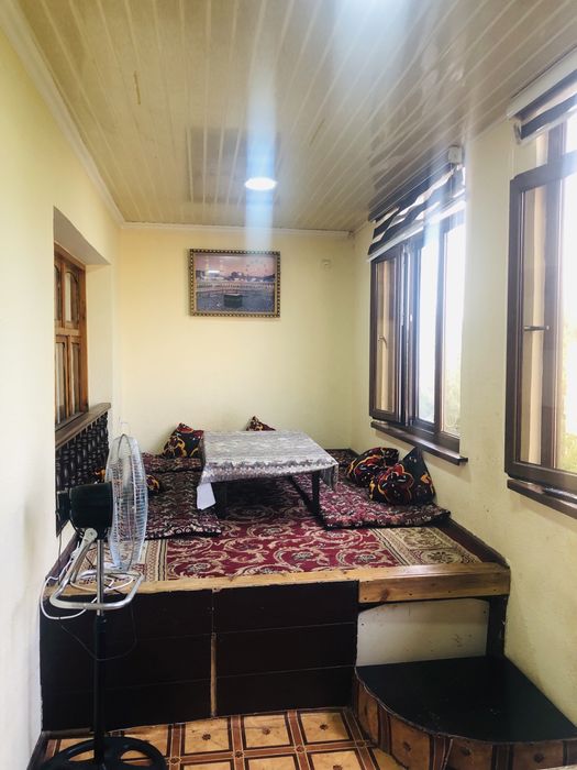 Продается  3 комнатная квартира. Кибрай. Центр.