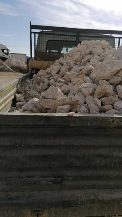 Miniexcavator chisai nisip asfalt frezat granit concasat gri albastrui