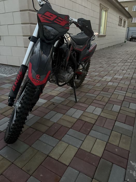 Мотоцикл эндуро  bnb