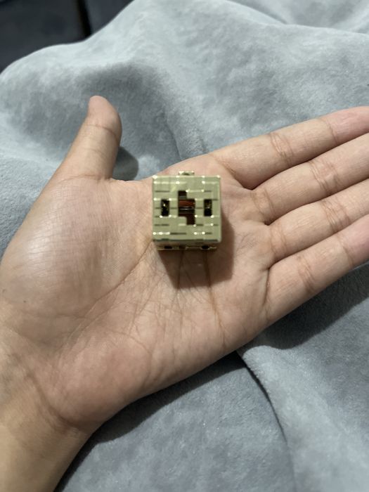 Золотой блок из киндер майнкрафт