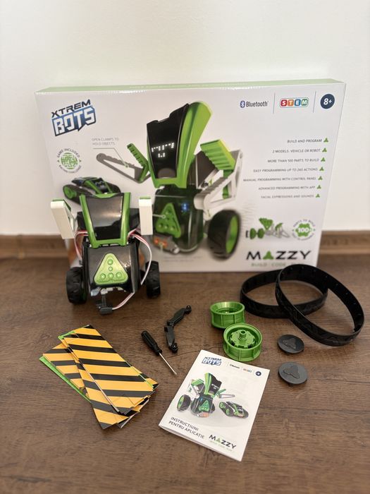 Robot programabil Xtrem Bots Mazzy STEM Bluetooth asamblat cu accesorii si cutie