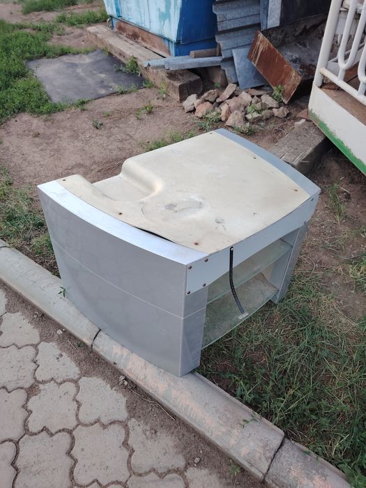 Продам тумбу под телевизор 5.000 тыс. тенге