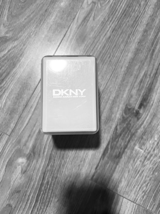 Ceas dama DKNY cu bratara argintie