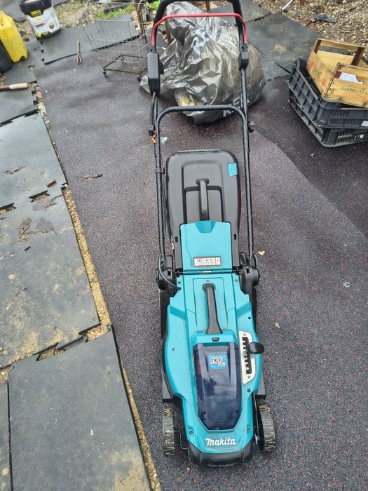 Mașină tuns makita