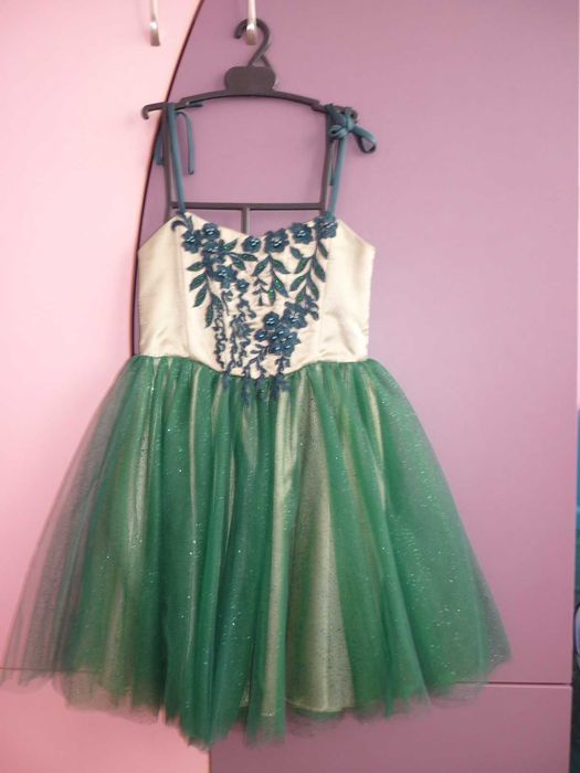 Абитуриентска рокля