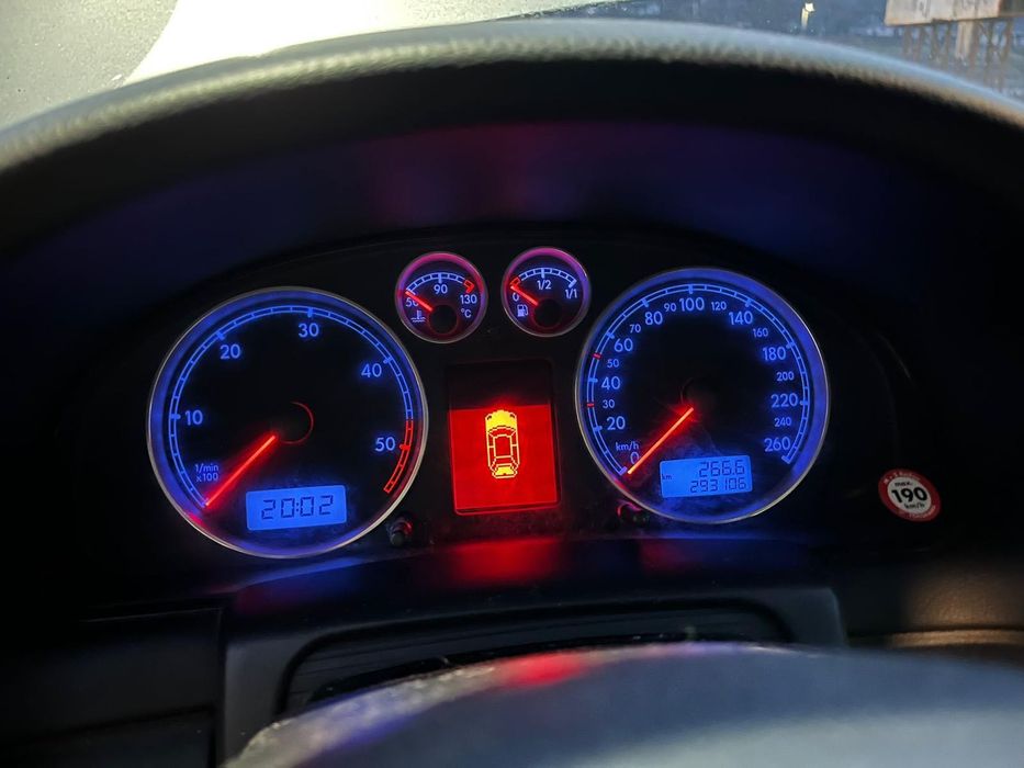 Vând Volkswagen Passat break B5.5