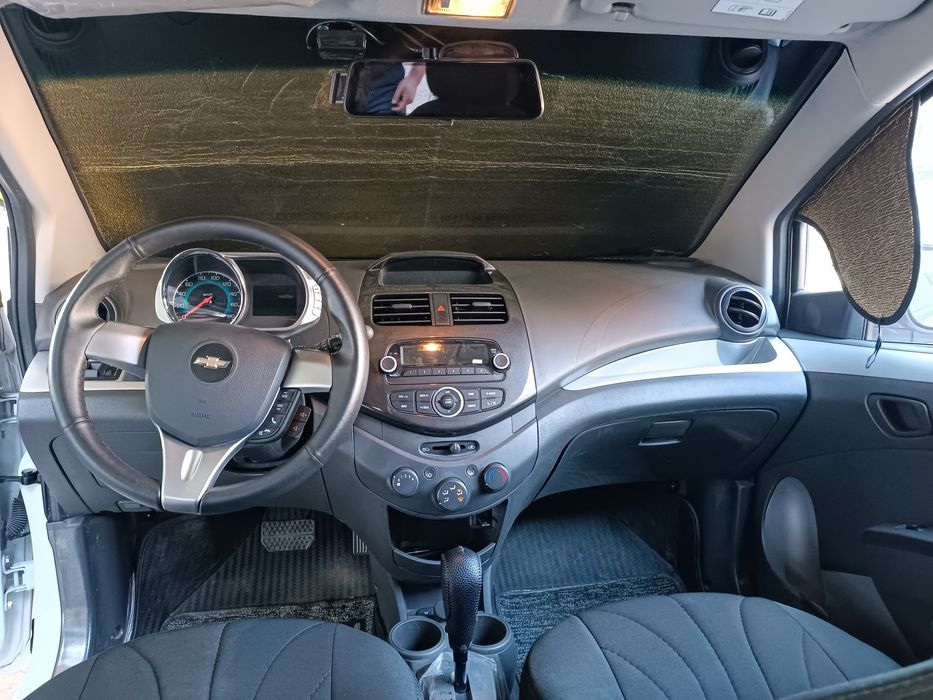 Chevrolet Spark 2022 yil Elegant AT plus benzin. Probeg 44 ming.