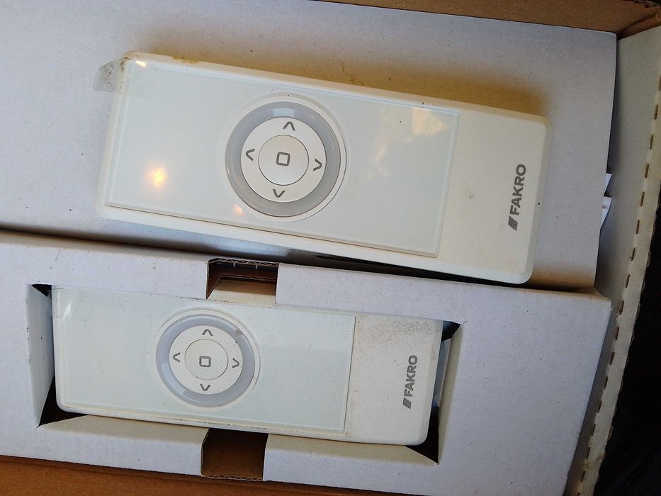 Ferestre mansarda 3 Bucati Fakro 
Dimensiunea
140x94