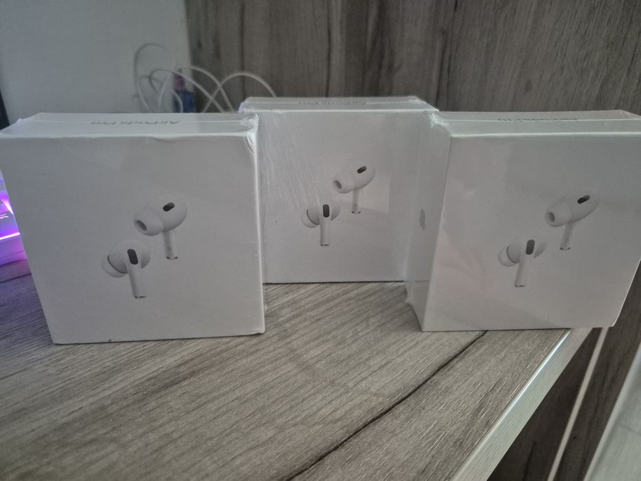 Vând 3 Perechi de Airpods pro 2 USB-C