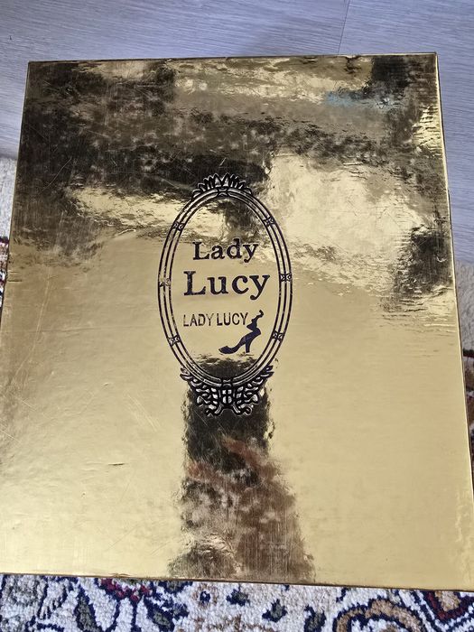 Продам босоножки на каблуке