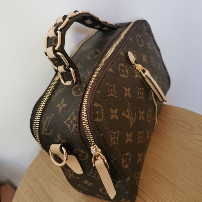 Дамска ежедневна чанта