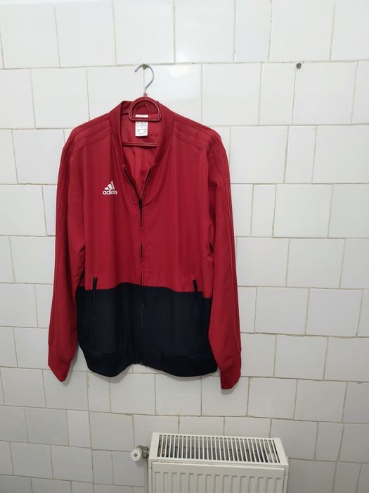 Geaca marca Adidas mărime L culoare roșie și neagra