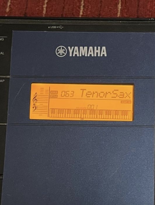 Vând orgă Yamaha psr333