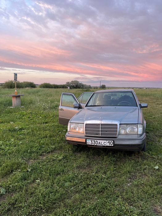 Мерседес 124 е200