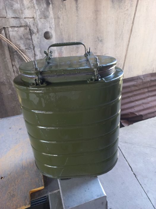 Термос армейский новый.