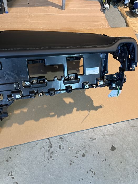 Plansa bord porsche cayenne 2024