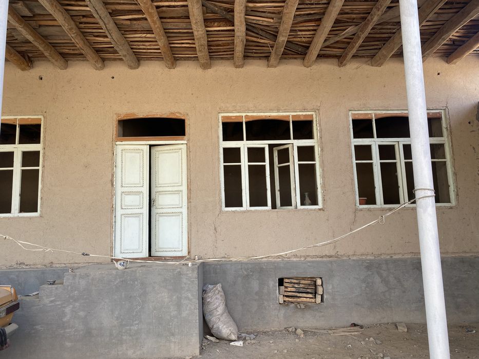 Hovli uy-joy sotiladi