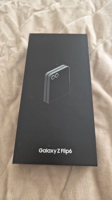 Samsung Galaxy Z Flip 6