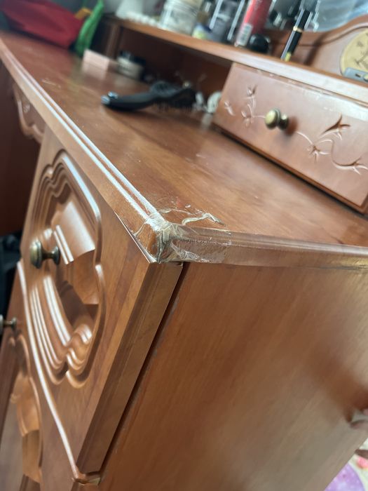 Продам туалетный столик