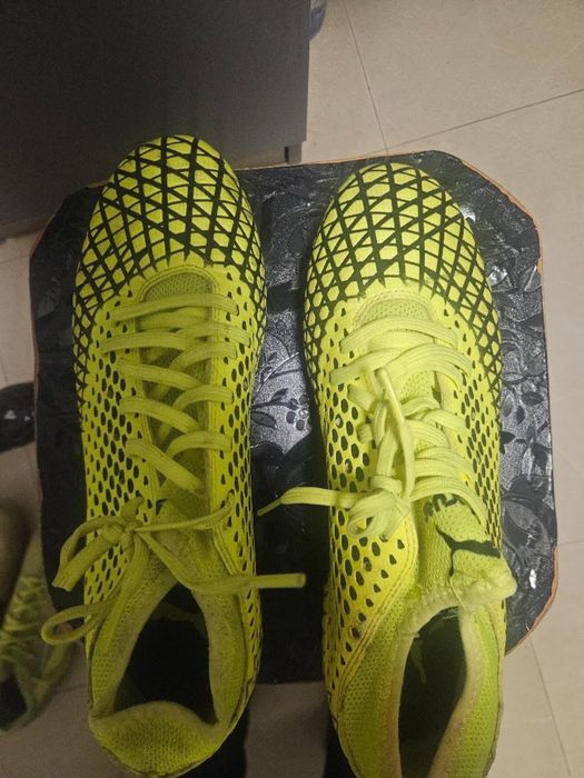 Ghete fotbal Puma Future galben neon/neg​​ru – mărimea 42