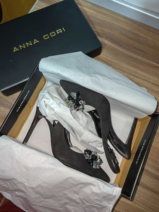 Vand pantofi Anna Cori