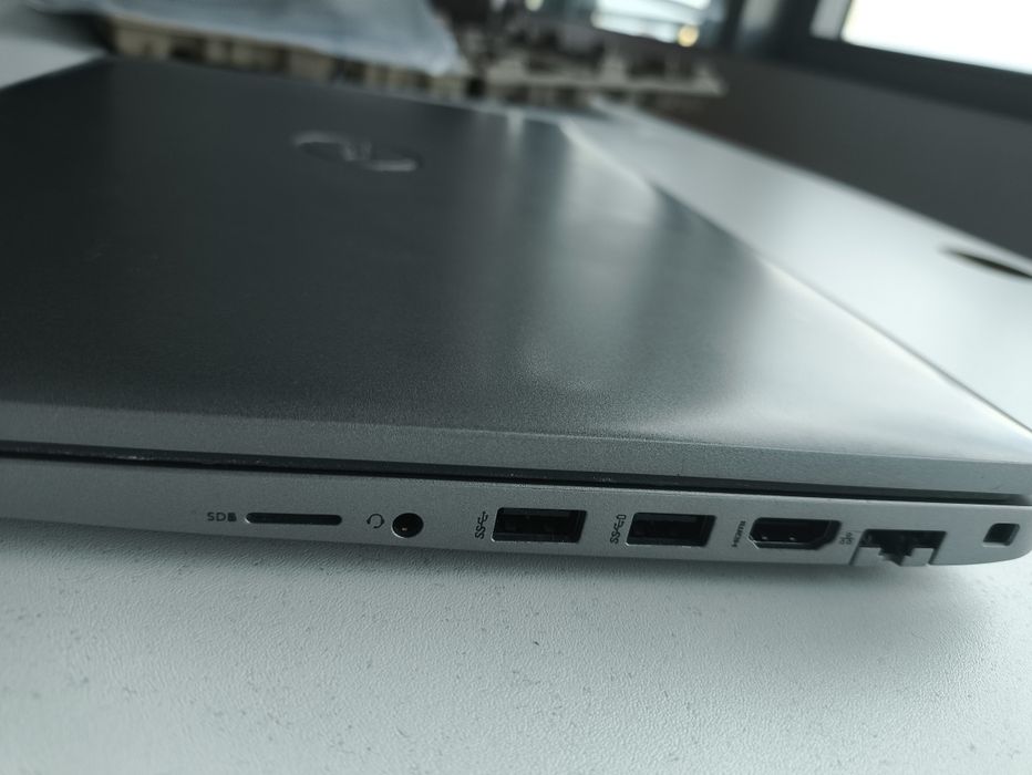 Dell Latitude 5520 | i7-1165G7 | 32GB RAM | 512GB NVMe | 4G