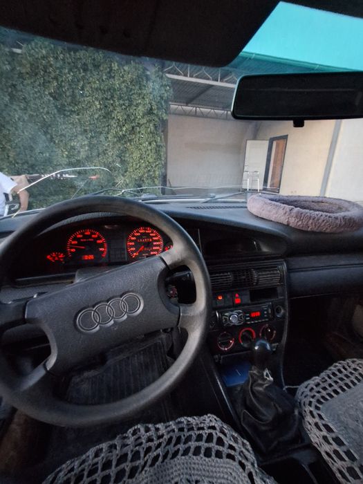 ауди с4 100,на ходу