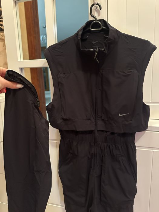 Дамски спортен гащеризон Nike