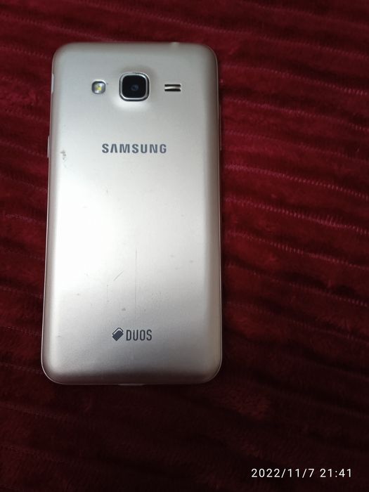 Продам телефоны самсунг