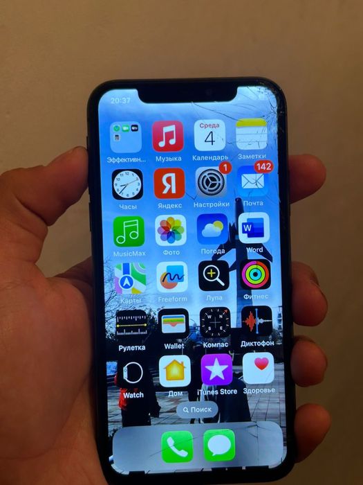iphone X 64Gb в среднем состояний
