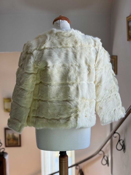 Haină bej deschis din blană naturală de iepure, cu mâneci 3/4