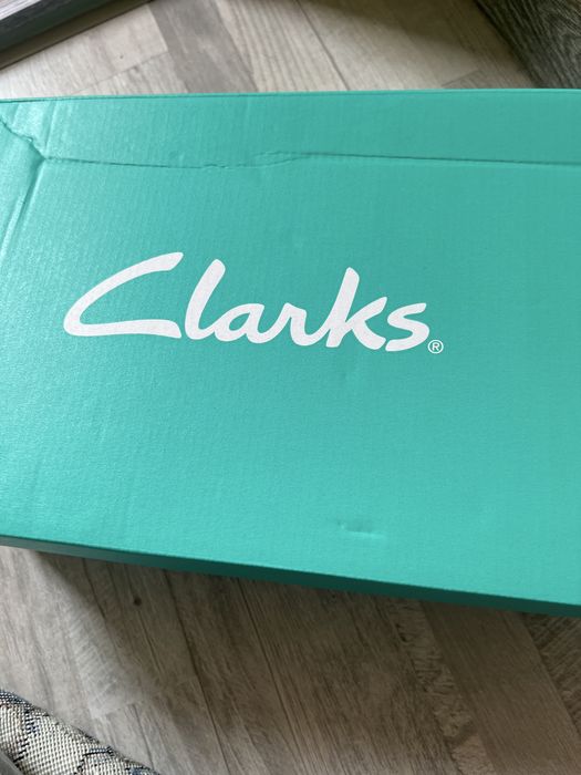 Tufli.   Clarks