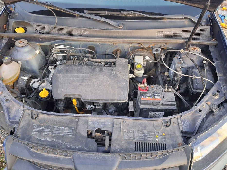 Dezmembrez Dacia Sandero 1.2 benzina 2014 si 1.5 DCI