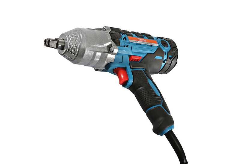 Сетевой гайковерт. Быстрая замена щеток. Шнур 4м. Кейс.