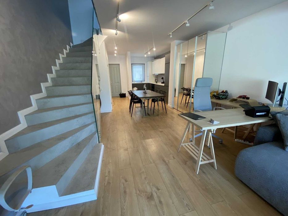 Închiriez casă tip duplex  90 mp VOLUNTARI