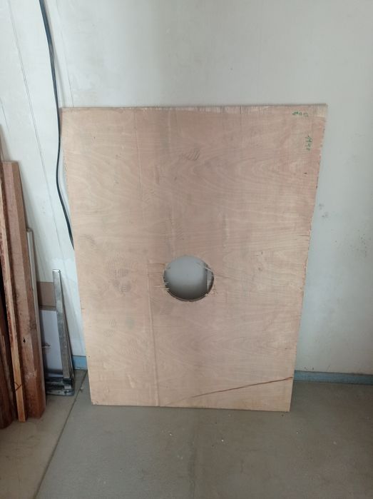 Кусок фанеры продам