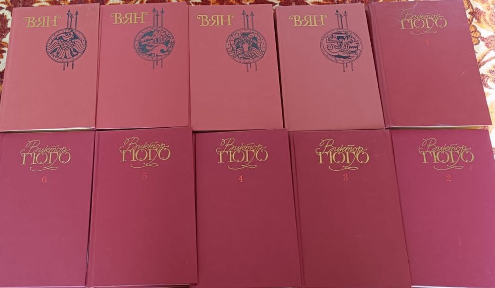 Продам книги 300 тг