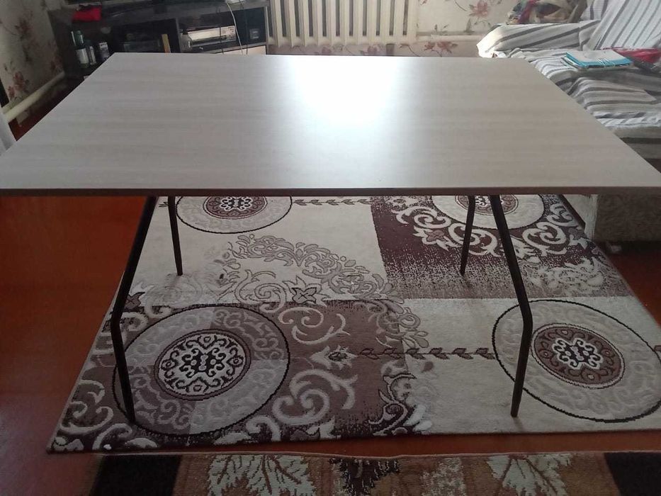 продам стол качественный